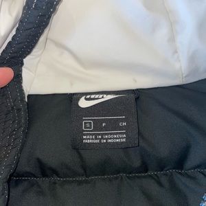 Nike puffer